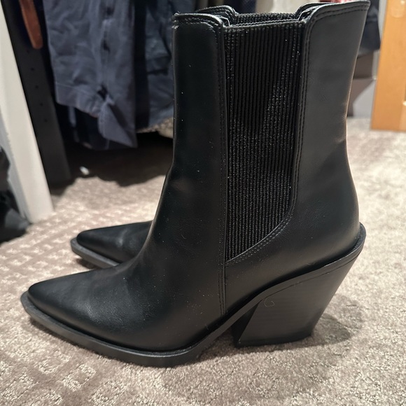 Zara Heeled Ankle Boot - Picture 1 of 3